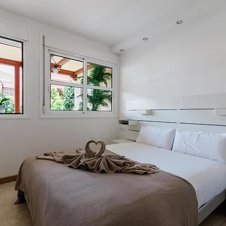Comfortable 4-bedroom With Private Gardens Costa Adeje (Tenerife)