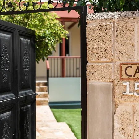 Comfortable 4-bedroom With Private Gardens فيلة أذيخي