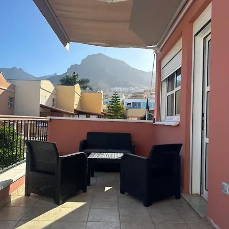 فيلة Comfortable 4-bedroom With Private Gardens *